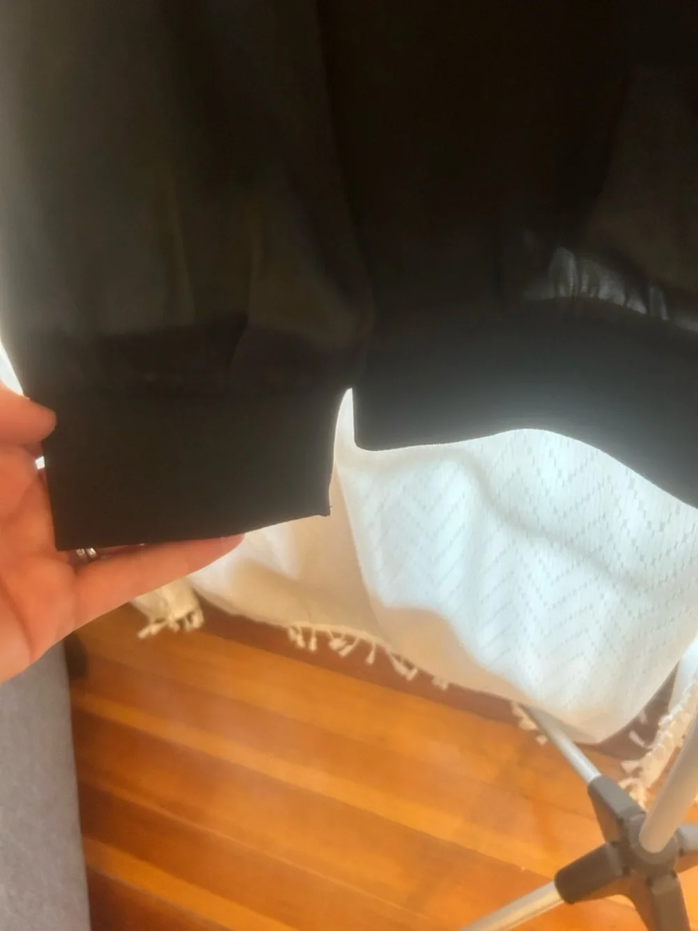 Express Black V-Neck Long Sleeve Blouse - Picture 4 of 4